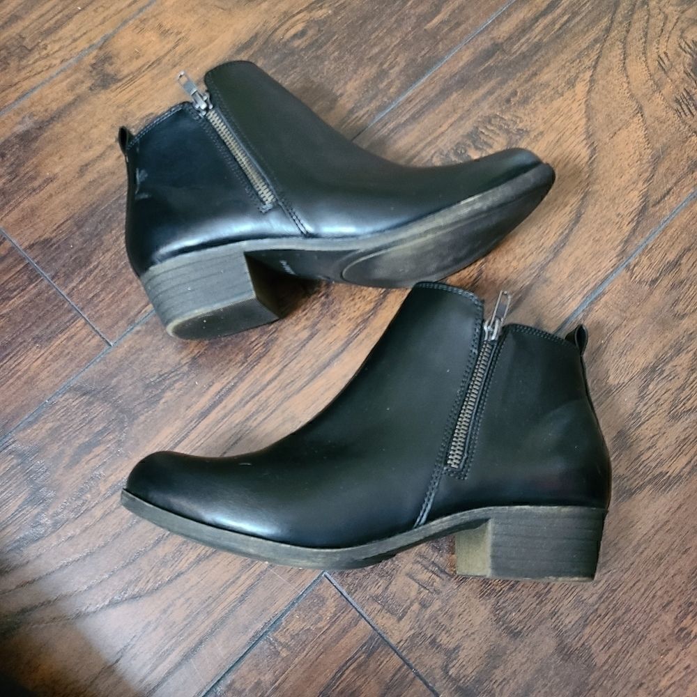 New @titude Gaby Ankle Boots